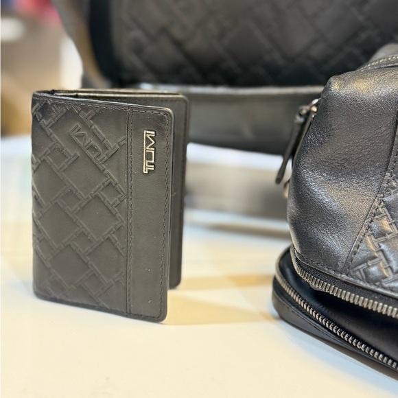 Tumi Ticon complete travel set - Picture 4 of 11